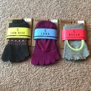 NWT Toesox Grip Socks 3 Pairs